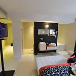 Pont Levis Boutique - 50m Cite Remparts Каркассон
