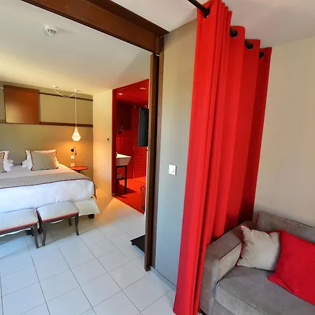 Hotel Pont Levis - Franck Putelat 4*