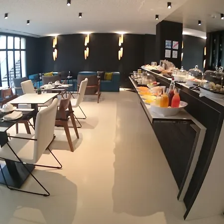 Hotel Pont Levis - Franck Putelat 4*