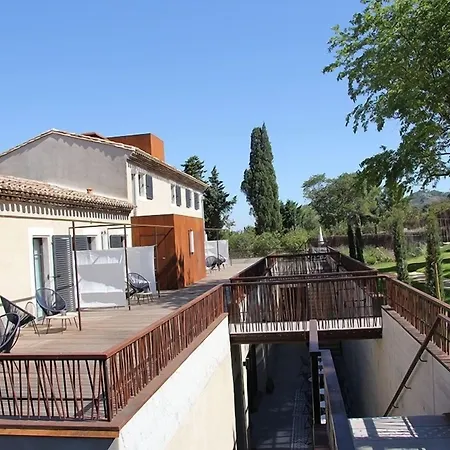 Hotel Pont Levis - Franck Putelat 4*