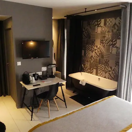 Pont Levis - Franck Putelat Hotel 4*