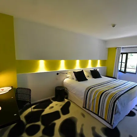 Hotel Pont Levis - Franck Putelat 4*