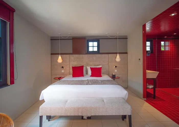 Hotel Pont Levis - Franck Putelat 4*