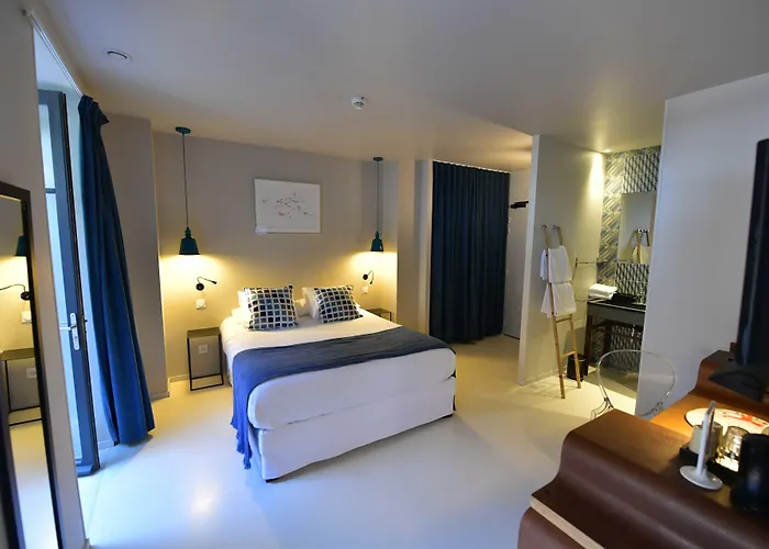 Hotel Pont Levis - Franck Putelat 4*